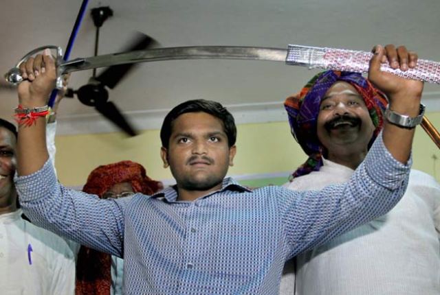 hardik patel at surat court niharonline